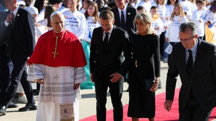 Leone XIV in Francia, il Papa all’Unesco critica “quei potenti che non rispettano la legge”