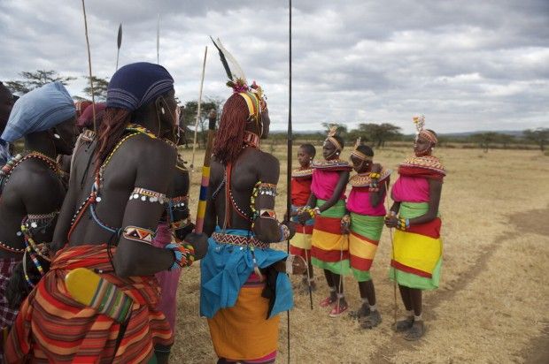 Un fotoreporter nella trib&ugrave; Samburu:<br />in mostra gli 'eroi africani' di Guzzini