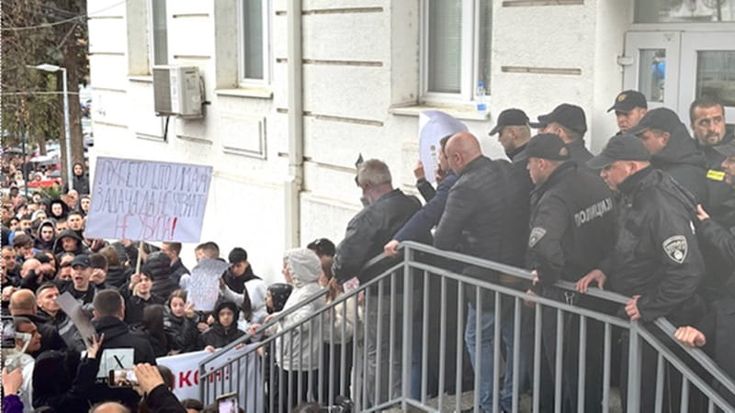 Kocani, rabbia dopo la strage della discoteca: “Rivoltiamoci, come in Serbia”