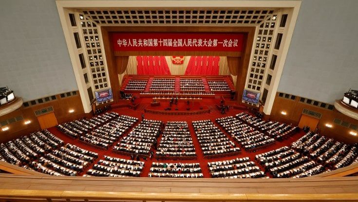 Cina, crescita prevista per il 2023 al 5% e nuovo aumento della spesa militare