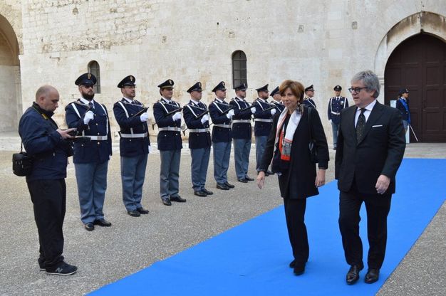 Bari, la festa della polizia: "Diamo il meglio di noi per la sicurezza dei cittadini"