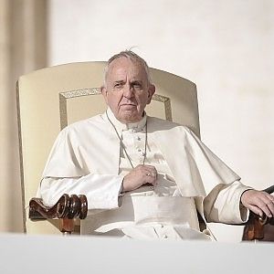 Il Papa: "Nella Chiesa meglio i pugni che il terrorismo delle chiacchiere"