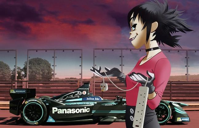 Noodle dei Gorillaz sale sulla Jaguar