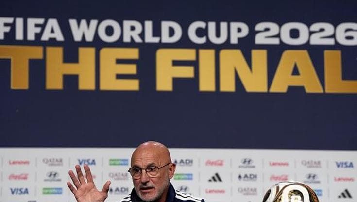 Lo show delle conferenze a pagamento con fischi e de la Fuente se ne va irritato: “Ci vuole rispetto”