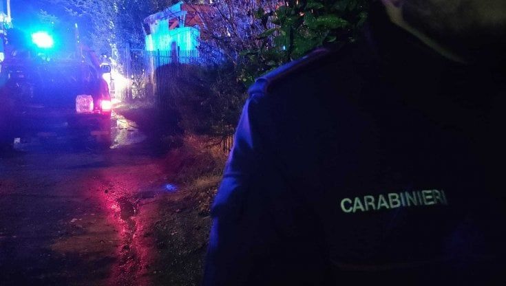 Brucia casa nel Canavese, morta anziana. Due feriti