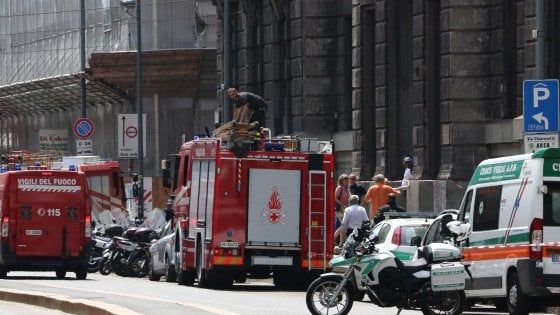 Milano, Anagrafe evacuata per uomo armato di taglierino: è il fratello di Giardiello