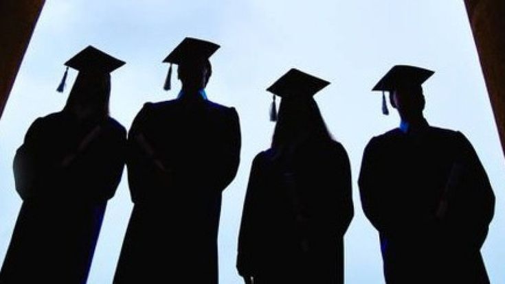 Marito e moglie insieme in ateneo: per la Consulta non sono parenti