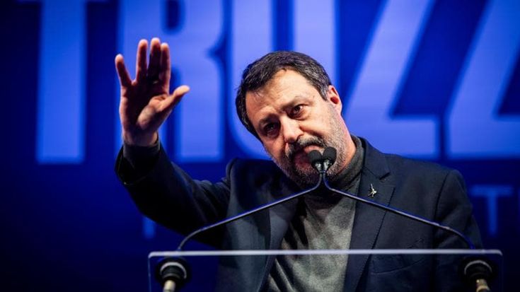Pressing per le dimissioni di Salvini: Azione convince Pd e M5S sulla mozione di sfiducia. Lui resiste: “Vergogna”