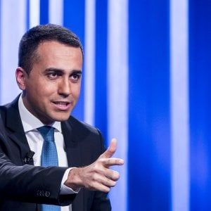 Alitalia, Di Maio non chiude ad Atlantia: "Ma non si illuda sulla revoca delle concessioni"