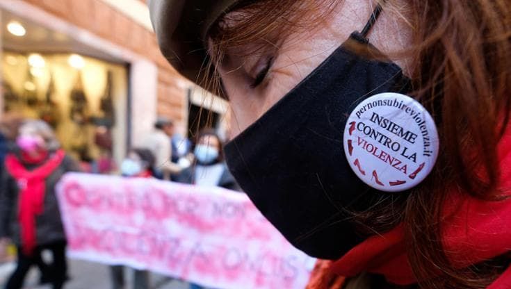 Molestò un’alunna a scuola, tecnico condannato a un anno. Altre studentesse segnalarono abusi