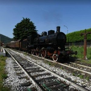 Turismo d'altri tempi con il "Sebino Express":  sulle sponde del lago d'Iseo a bordo di un treno a vapore