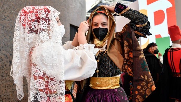 Cibo, cultura e shopping: ecco perché la Generazione Z sogna una vacanza in Italia