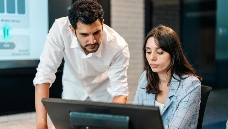 L’IA rivoluziona il lavoro, ma il 93% dei professionisti non è pronto