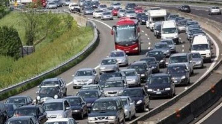 Auto e camion, sabato stop al passo del Brennero: allarme caos