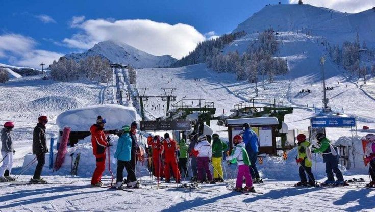La Vialattea riparte nonostante i rincari. “Se manca la neve qualche pista chiuderà”
