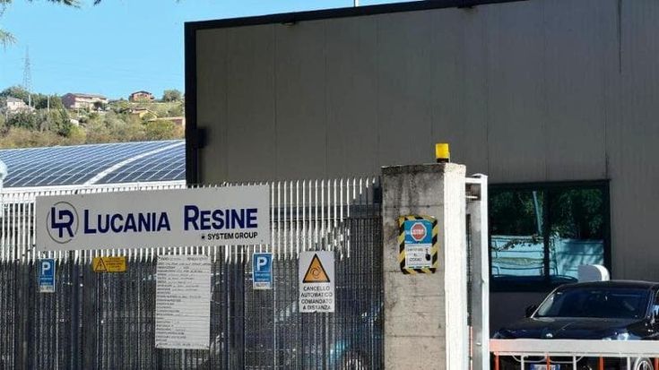 Potenza, operaio muore schiacciato da un macchinario