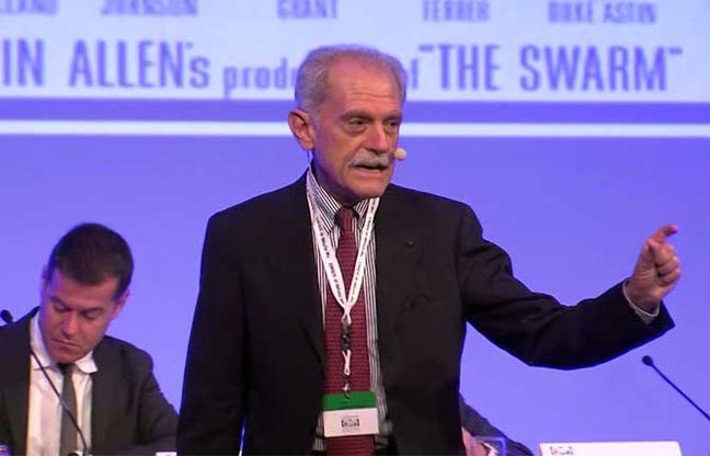 La scuola guida per l'auto senza pilota