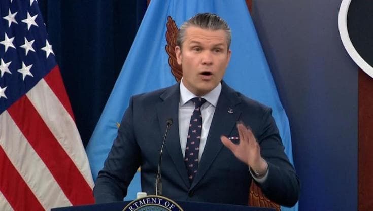 Hegseth: "Leadership iraniana ferita e nascosta sotto terra, come i topi"