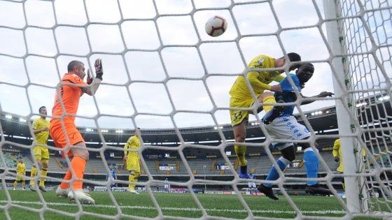 Chievo-Napoli 1-3: Koulibaly rinvia la festa Juve, clivensi retrocessi in B