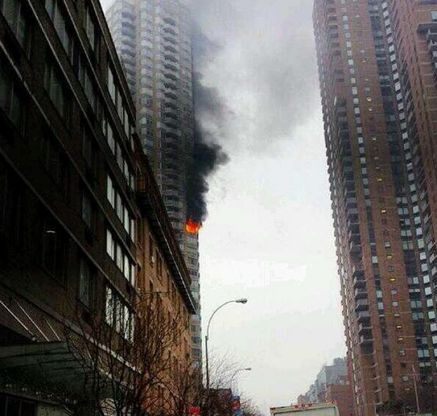 New York, a fuoco appartamento in grattacielo: un morto