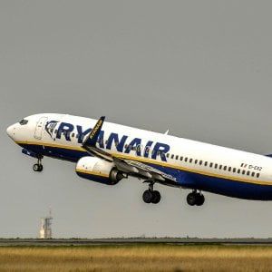 Ryanair, 100 posizioni aperte. Nessuna esperienza richiesta