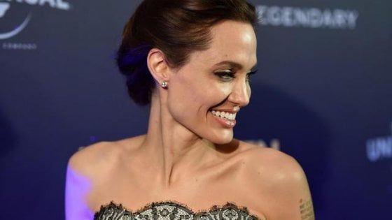 "Cara Angelina, ti dico grazie la tua scelta contro il cancro sta salvando tante donne"