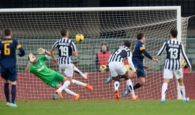 Juve, distrazione fatale. Ma la Roma s'inceppa
