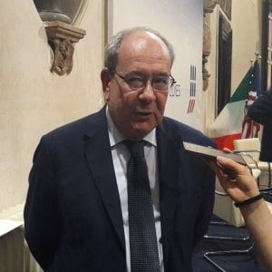 Il governo: "Gli agenti delle star tv non possono essere anche produttori"