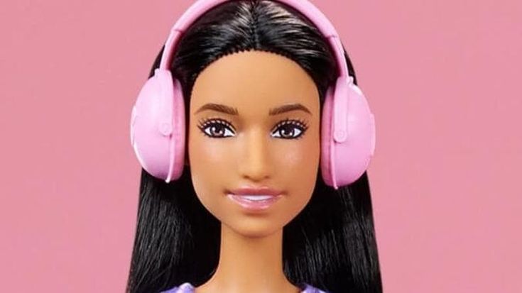Nasce la Barbie autistica, protestano le famiglie: “Operazione grottesca”