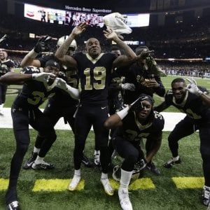 Nfl, Newton non fa il miracolo, Saints avanti. Sorprese nei primi play off 