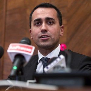 Di Maio:  "Stato garantisca 30 minuti di Internet gratis a tutti. No a link tax, è una tassa bavaglio"