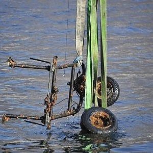 Dal lago d'Orta rispuntano due cadaveri affondati trent'anni fa su un'Apecar 