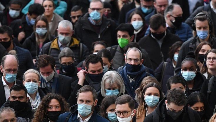 Covid, si è abbassata l'aspettativa di vita in Italia: da 83 a 82 anni