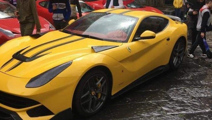 A Gragnano le Ferrari, per un giorno con i piloti i ragazzi disabili 