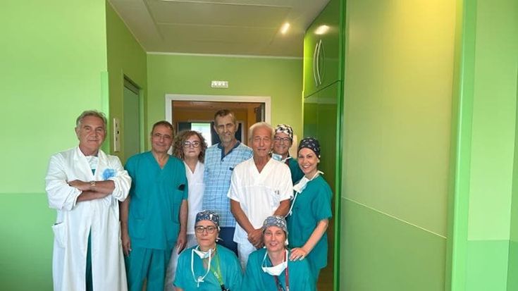 A Bergamo intervento record: asportati a un paziente due reni da 17 chilogrammi e lunghi 48 centimetri
