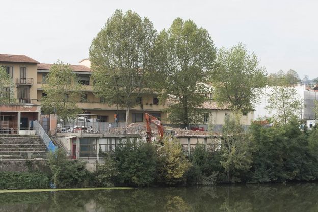 Demolito l'ex teatro Lido sul Lungarno Ferrucci