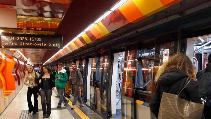 Napoli, tre stazioni della Linea 1 restano chiuse in estate, disagi anche per Linea 2