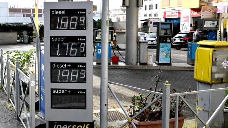 Energia, l’Italia più a rischio: lo shock potrà costare fino a un punto d’inflazione