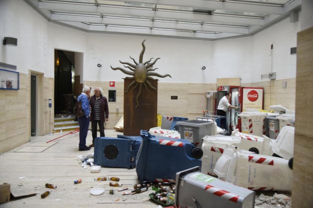 Consiglio comunale, invasione dei Cub