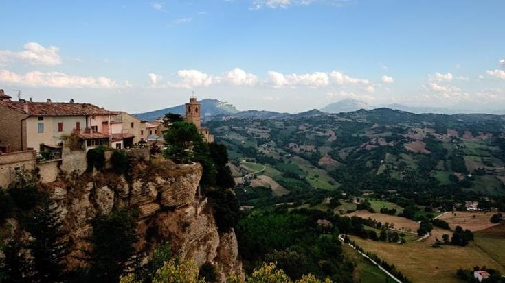 Tra storia e natura incontaminata: la bellezza senza tempo delle Marche