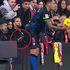 Tifoso molesta Ocampos toccandolo durante una rimessa laterale. Il calciatore: “Fatto grave da prendere seriamente. Se fosse successo durante una partita femminile?”