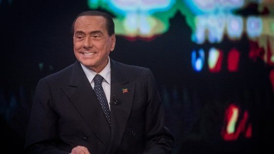 Berlusconi attacca il M5s: "Italiani siete una vergogna, svegliatevi"