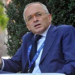 Per i banchieri non è mai crisi: stipendi su del 9,7% nel 2015 e liquidazioni a prova di crac 