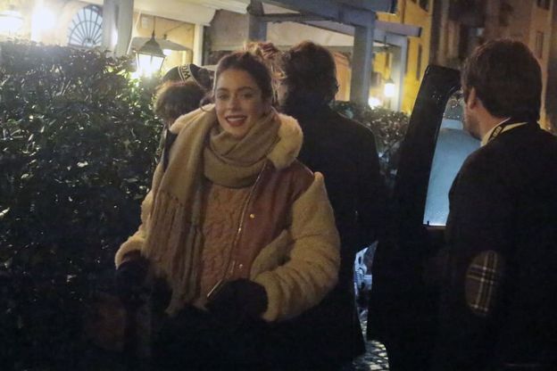 Violetta a Roma per il suo show, cena alla Taverna Trilussa di Trastevere