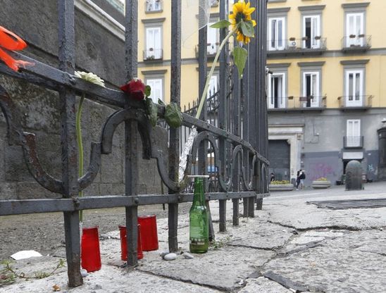 Piazza San Domenico: il giorno dopo la tragedia, gli amici ricordano "Lele"