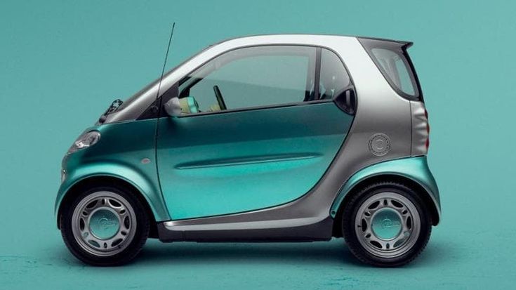 Addio cara Smart, esce di scena la più piccola citycar del mondo e regina della capitale, sostituita da un Suv