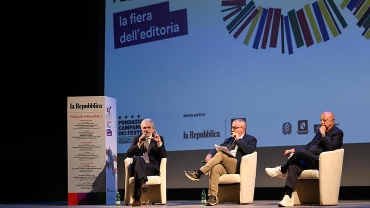 Boom del turismo a Napoli. Niola: “Ridistribuisce ricchezza”, Cappuccio: “No, è un manicomio commerciale”