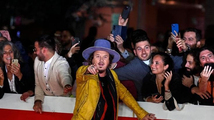 Zucchero: “Bono, Sting, Clapton e Pavarotti. La mia carriera salvata dagli amici. Per due anni ho sofferto di depressione”