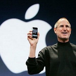 Apple, cinque anni senza Steve Jobs. Così è cambiata la Mela