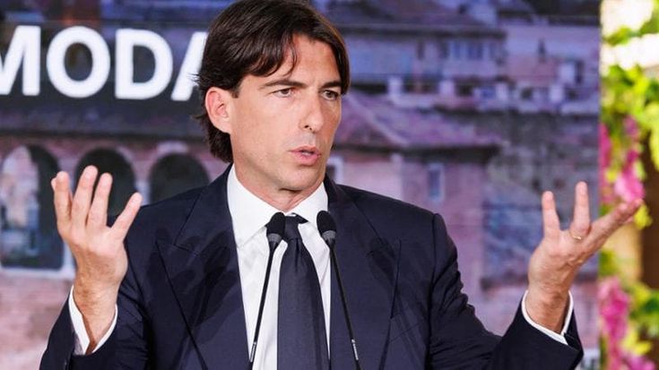 Una coalizione in cerca di una gamba centrista